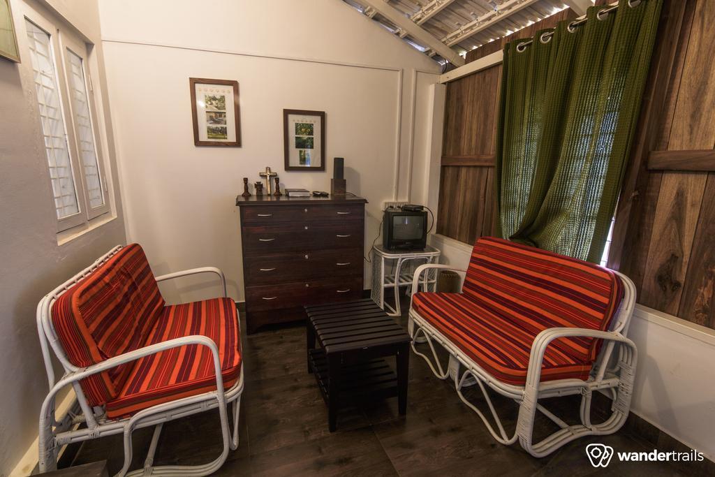Whispering Willows Farm stay *